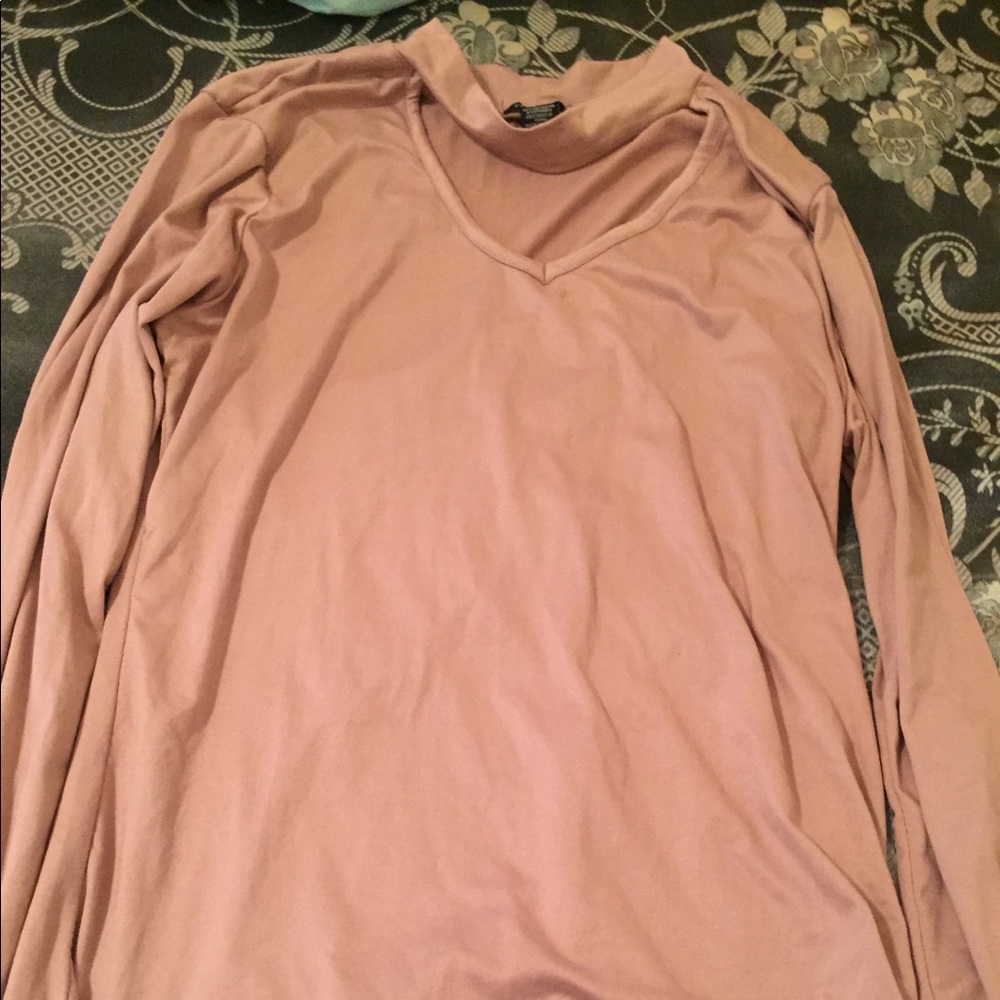 2 of the same shirt just different colors
